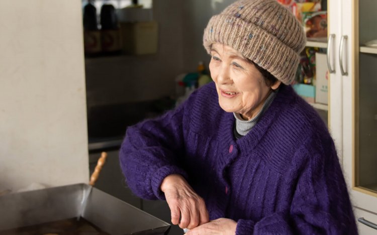 【東京おでんだね】北千住の駄菓子屋さん、小倉商店