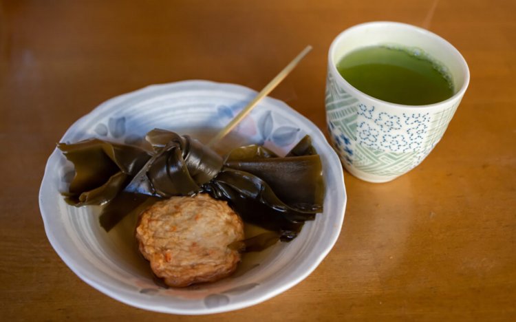 【東京おでんだね】北千住の駄菓子屋さん、小倉商店