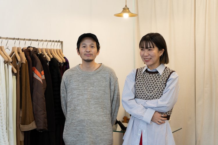 オーナーの小山直（こやまなお）さんと佑美（ゆみ）さん。それぞれの強みを生かしながら、3つのお店を運営している。