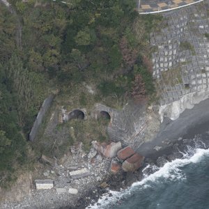 空から廃トンネルを見てみよう②。東海道本線の複線のレンガトンネルが崩壊する