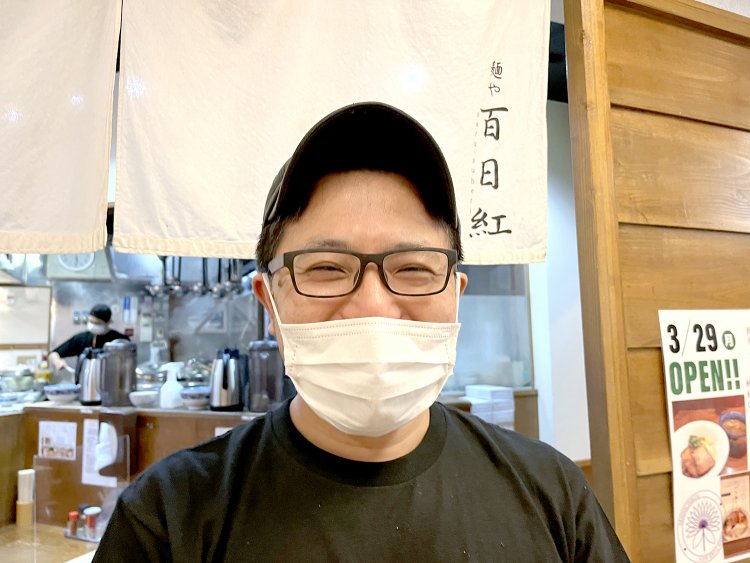 イタリアンレストランや旅館の厨房など、さまざまな飲食業を経て『麺や百日紅』の店長になった安田さん。