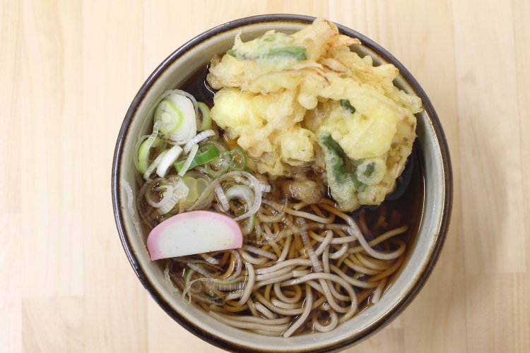 かき揚げそば530円。