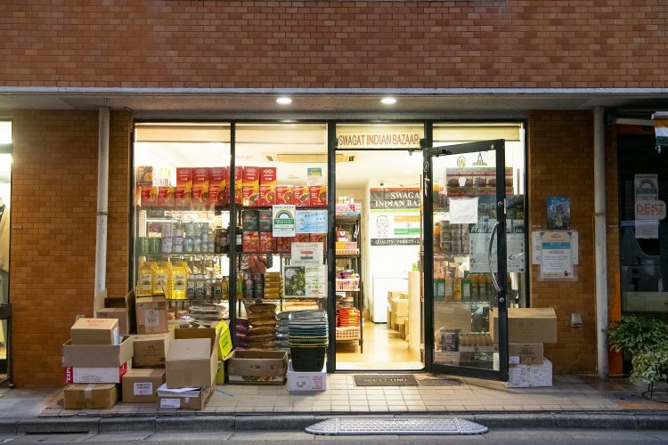 西葛西にはインド人御用達の食材店もちらほら。スパイスを買うならこちらで。