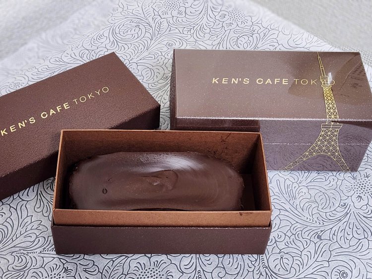 特撰ガトーショコラ1個3000円。