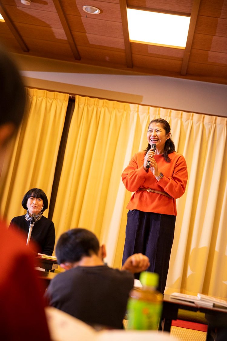 全生庵の平井ひまりさん。「3歳のお子さんも素読や坐禅、立派にできますよ」