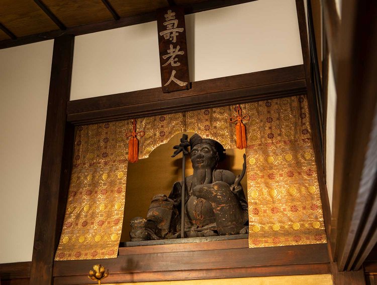 1月1日～10日まで拝観できる寿老人。