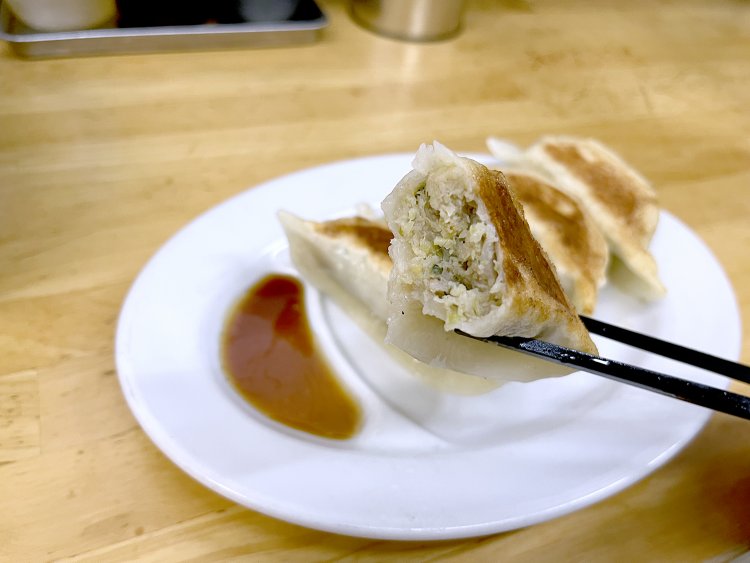 野菜と豚ひき肉のあんはシンプルな味付けだから飽きずにパクパク食べられる。