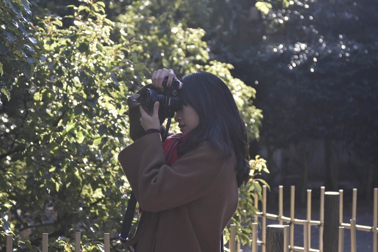 楠を撮影中のちょりんたさん。