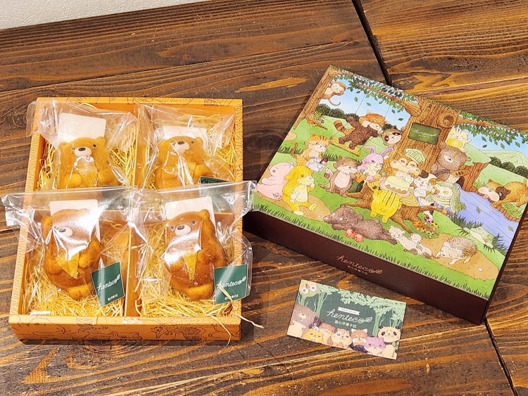 くまやき 1個453円（テイクアウト価格）。オリジナルBOX 330円。