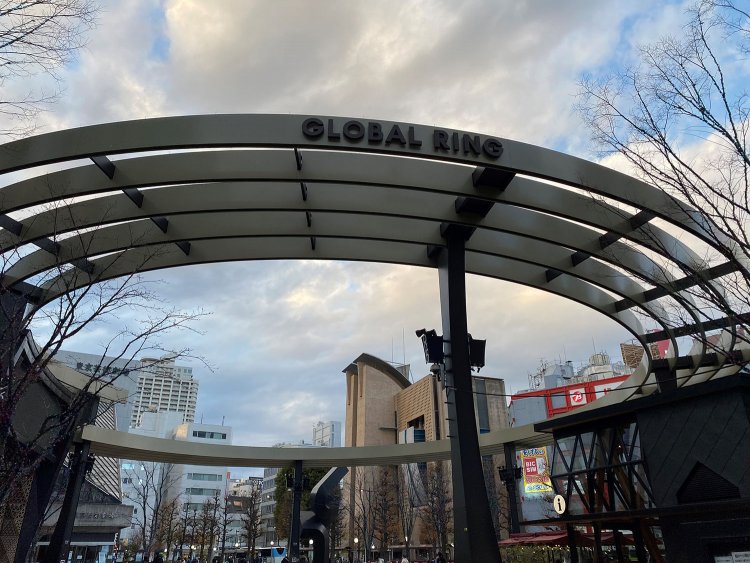 池袋西口公園。