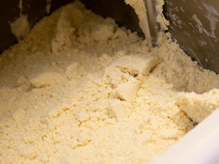 【散歩の達人】カラヒグ麺