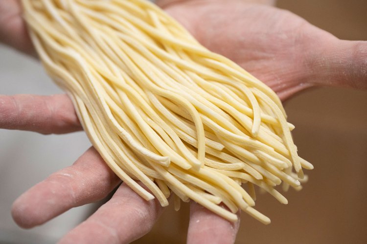 【散歩の達人】カラヒグ麺