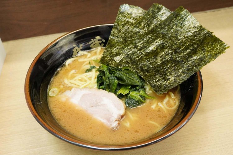 ラーメン（並）650円は、麺の量は茹で前で160ｇとちょうどよい盛りだ。