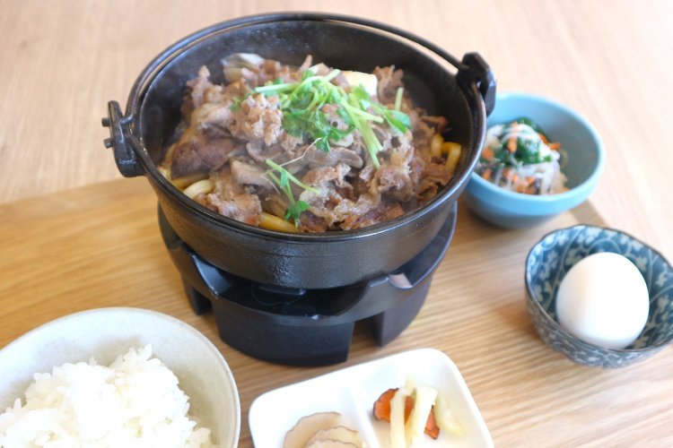 火が消えるまで熱々の状態で食べられるのがうれしい。