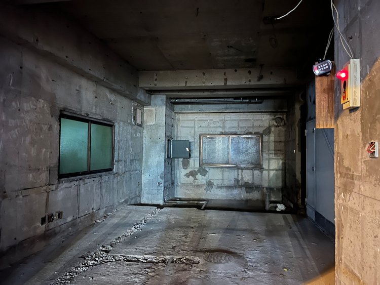 閉店してしまった神保町「プリマベーラ」の跡地は既に解体工事が済んでおり……。