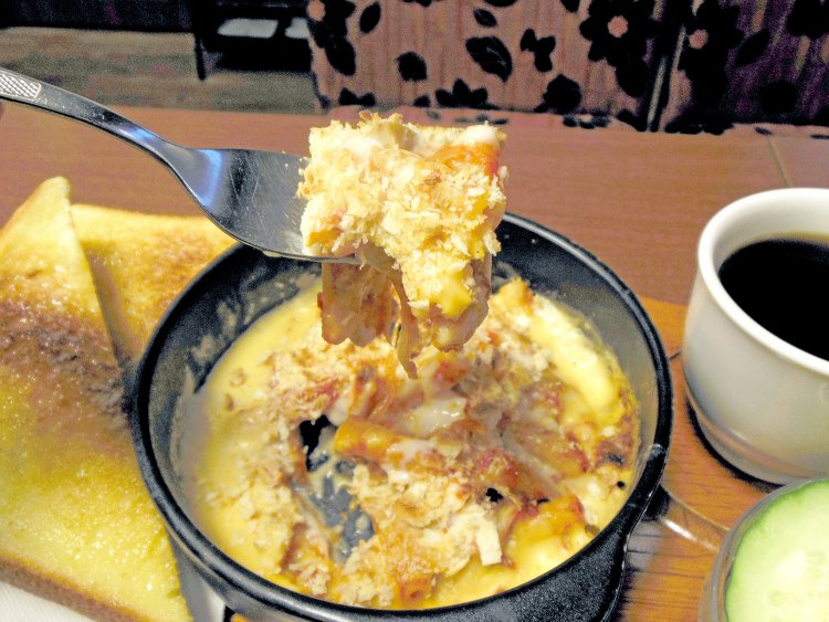 どことなく懐かしい味わいながらも、ピリ辛のマカロニグラタンは大人好みのテイスト。