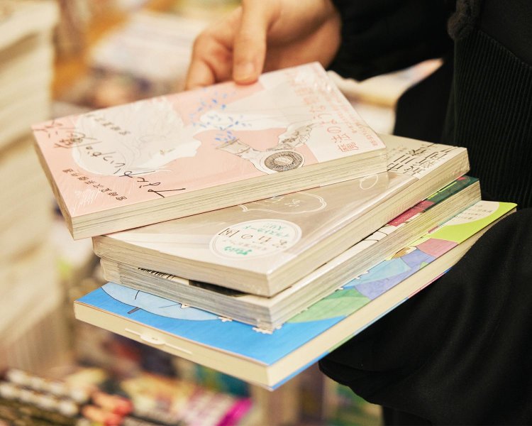 この日は漫画購入。一番上は絵本を一緒に作った宮崎夏次系さんの傑作選。