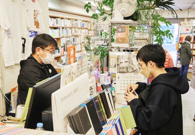 左が店長の笈入さん。