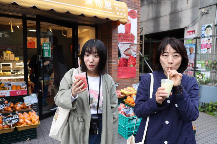 果物は東家の食卓に必須。「『カジツ』は店員さんが親切」と、直子さん。