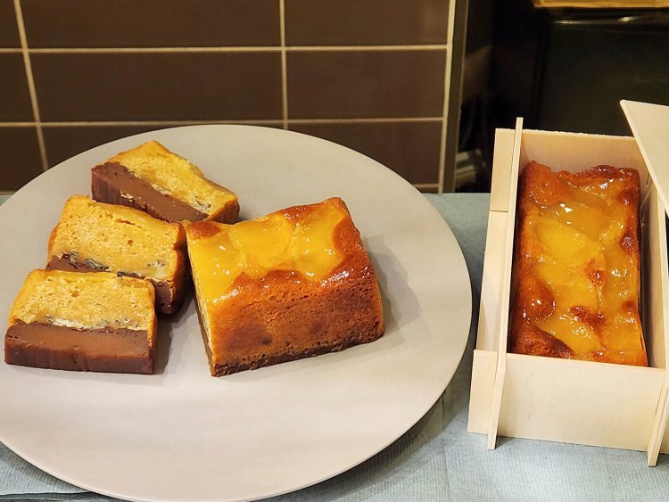 林檎とゴルゴンゾーラの蜜芋パウンドケーキ4428円。