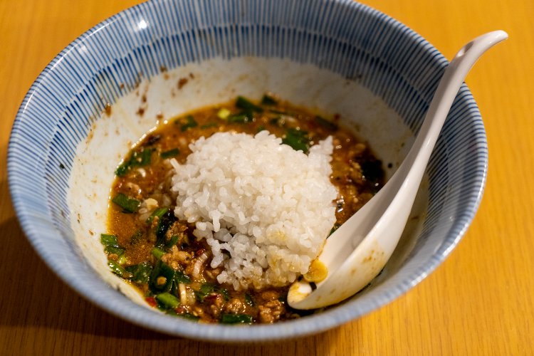 ご飯を入れてもらって、さらに混ぜる！