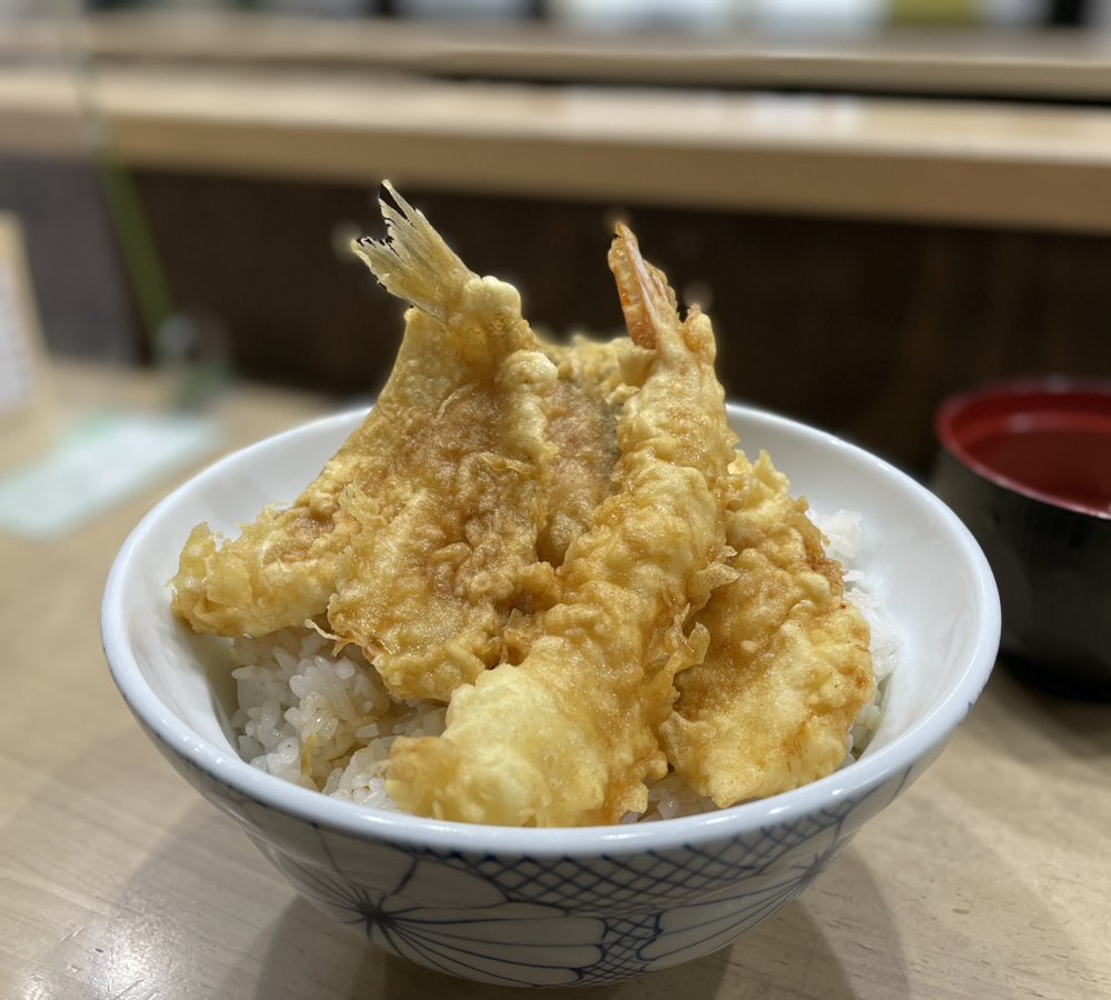 錦糸町『天丼 はなぶさ』は伝説の天ぷら屋「天丼いもや」の味を引き継ぐ名店だ