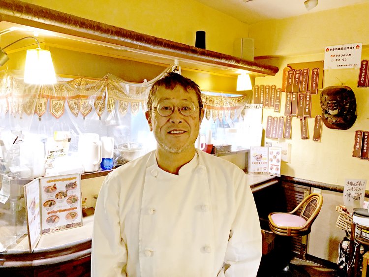 店主の米山幸彦さん。茅ケ崎と海とサーフィンを愛する男。