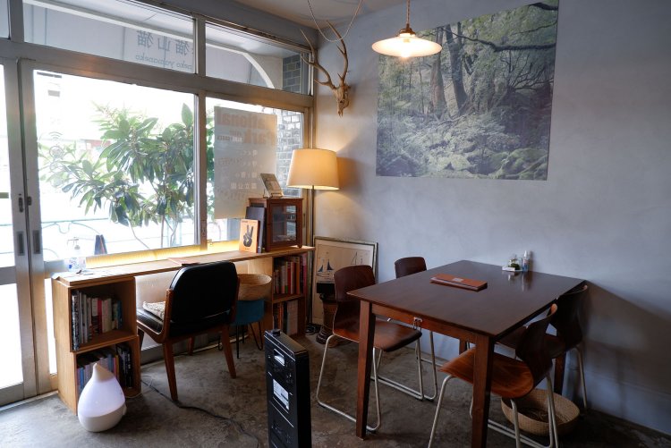 カフェ海猫山猫