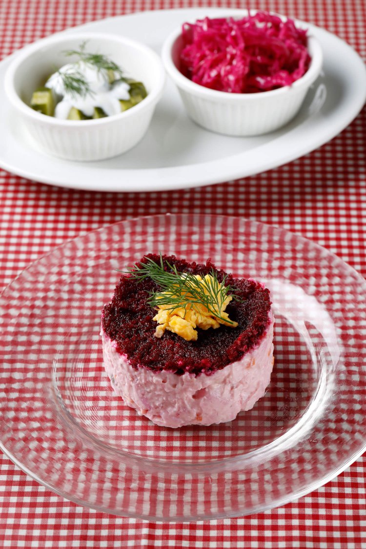 ザクースカ（前菜の盛り合わせ）1540円。