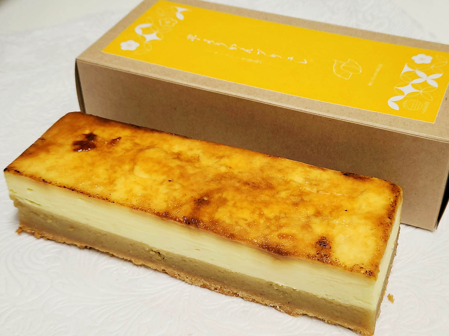芋ようかんブリュレ〜チーズケーキ仕立て〜 2970円。