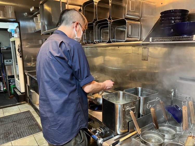 一杯一杯を丁寧に。だからこそおいしいスープができるのだと納得。