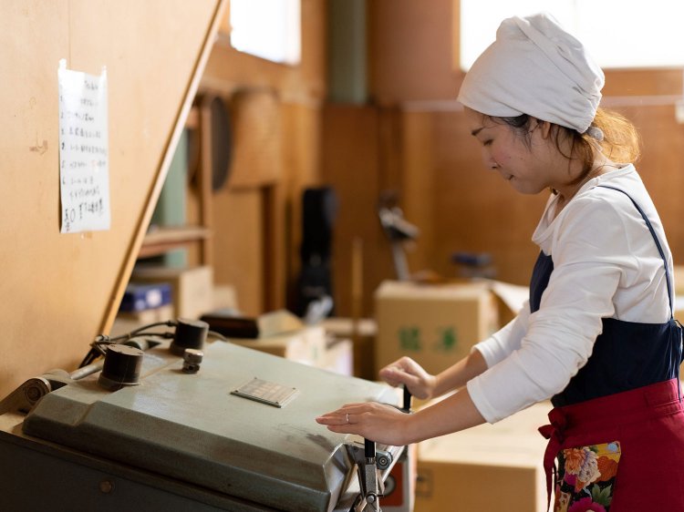 「自分だったら、ただ格好だけつけているだけの人からは買いたくないなと思ったので資格の勉強を始めました。家庭のことが疎かになって、一時は夫婦仲も悪くなってダブルで崖っぷちでしたよ（笑）」