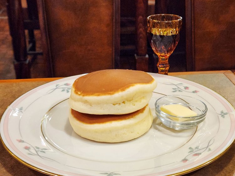 自家製 銅板焼きホットケーキ 750円。