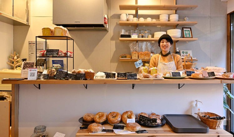 シェアキッチンで木～土の週3日の営業。「パンを提供していたご縁で交流が続いています。これからもよろしく！」