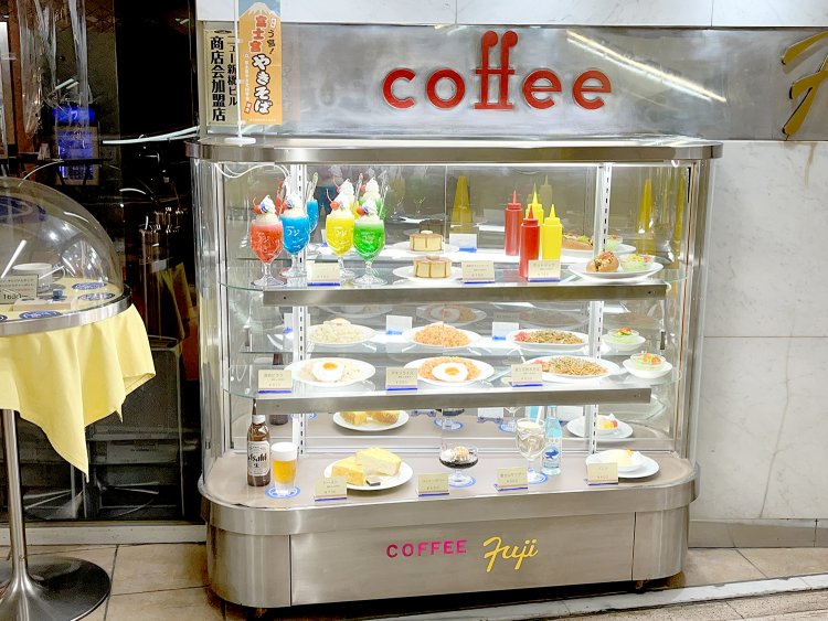 ガラスケースを覗きながらワクワク感に胸が躍る。