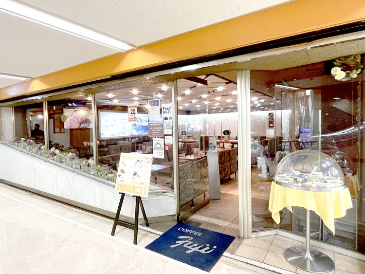 上品さとカジュアルさを兼ね備えた純喫茶の名店。