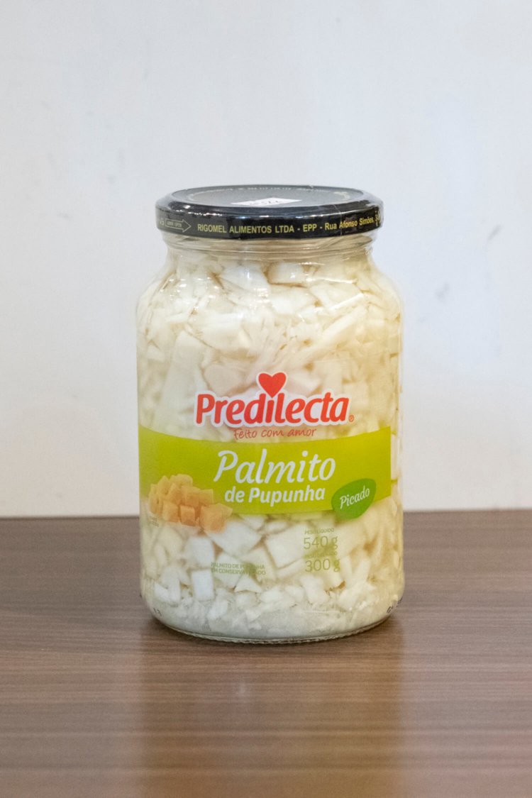 パルミット（ヤシの芽）の瓶。