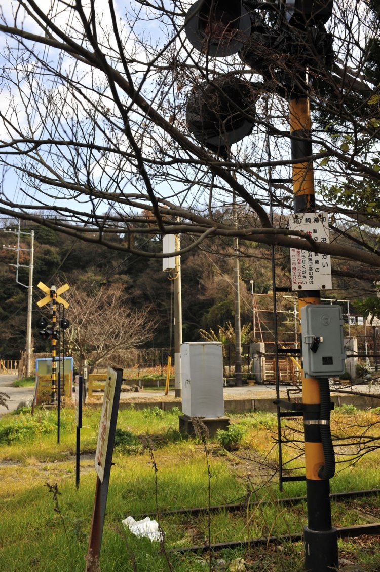 踏切の名称は「箱崎」。この警報器も既に撤去されているそうだ。