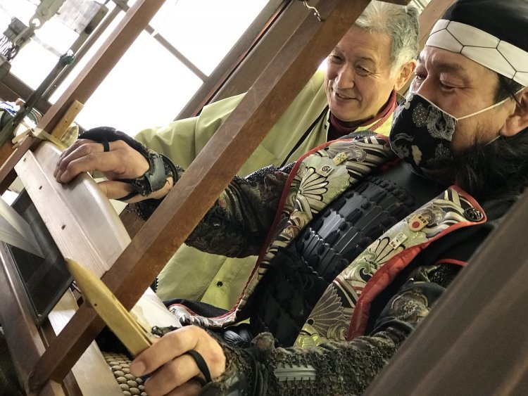 「それでは、まずやってみましょう。」という館長殿の御言葉に甘え、いよいよ体験開始。