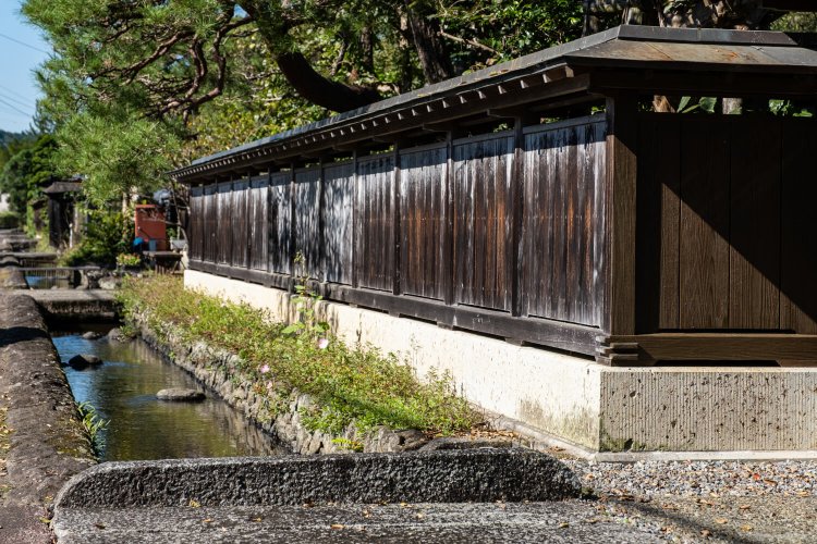 第10代藩主熙氏（ひろうじ）の命で築かれた御用堀。