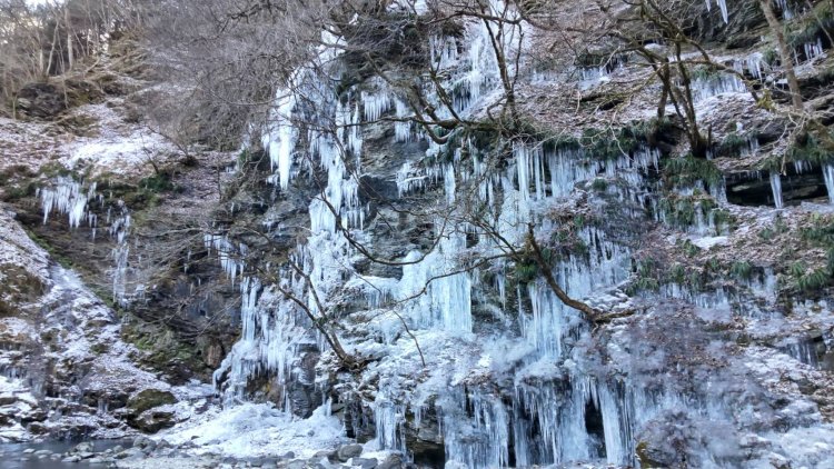 秩父三大氷柱は外国人観光客からも人気が高い。
