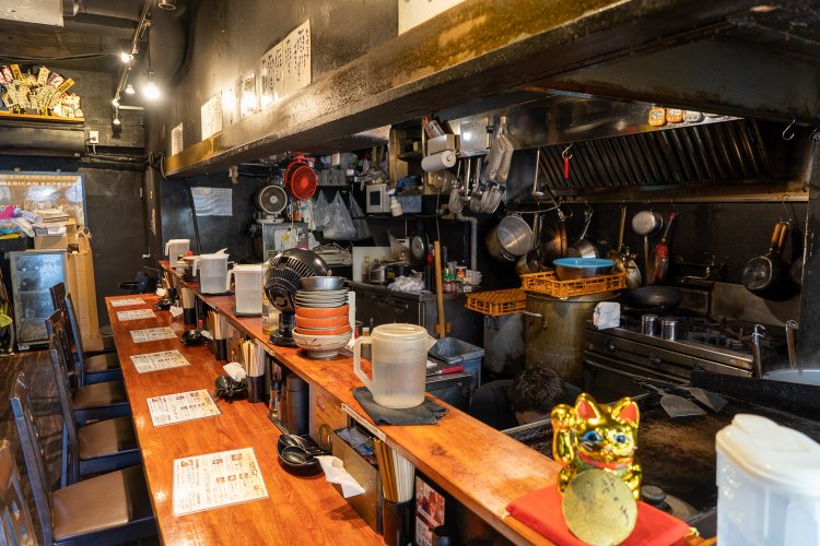 食事を楽しめる環境を提供したいと、1席あたりの広さにも余裕がある。