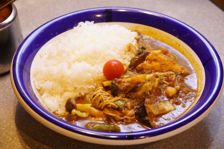 チキン＋野菜カリー1260円。