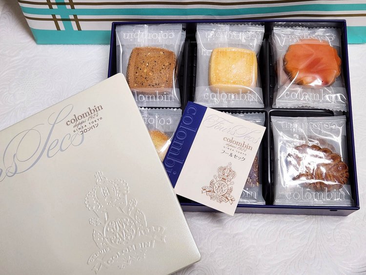 フールセック19枚入1296円。※オンラインショップ購入可。