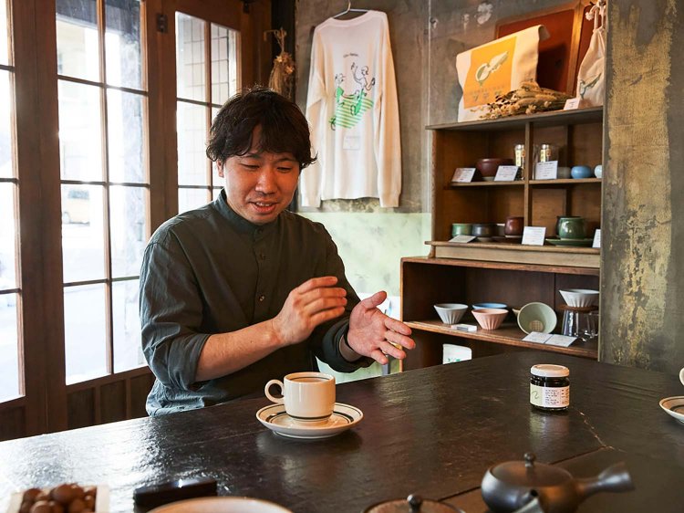 「『Saténの茶葉ジェノベーゼ』でつくったパスタの食後は日本茶で〆る、なんて楽しみ方が定番になったら嬉しい」（小山さん）