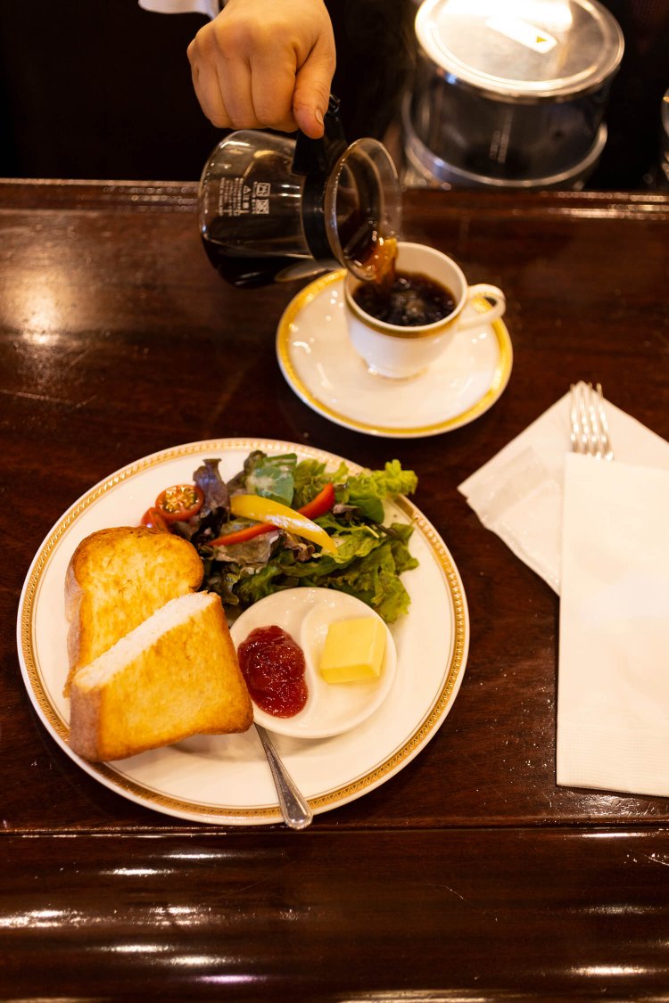 モーニングセット930円。