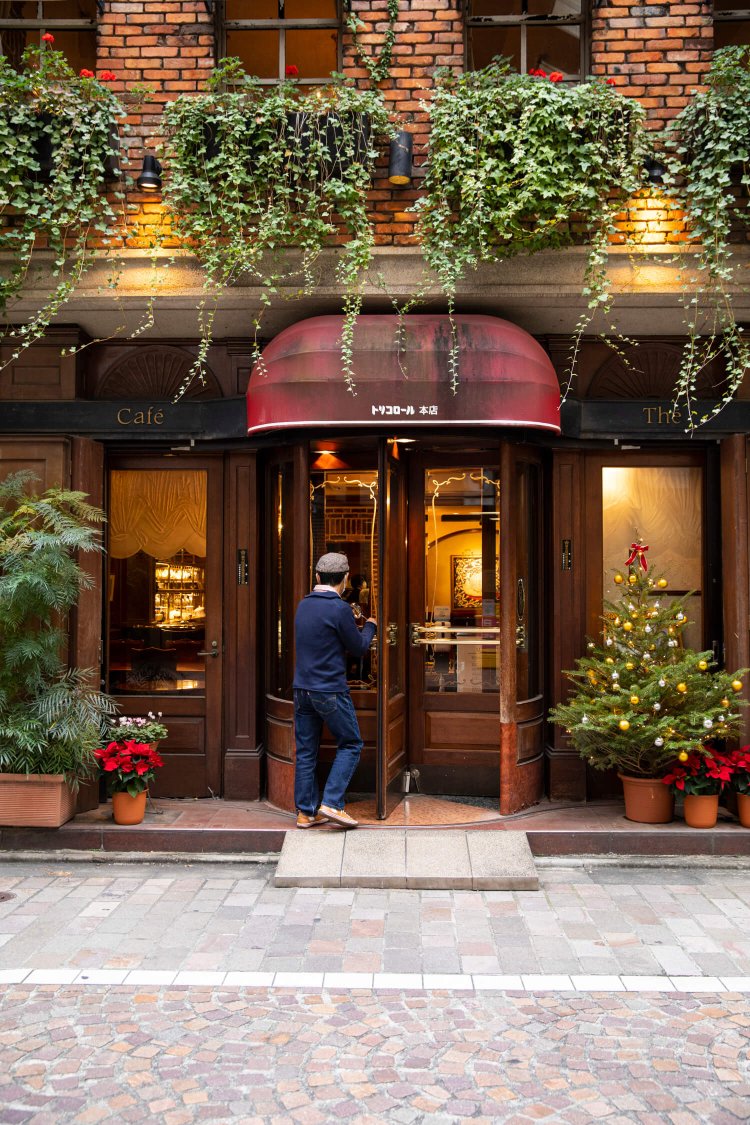 銀座の朝、お気に入りの『トリコロール本店』へ。