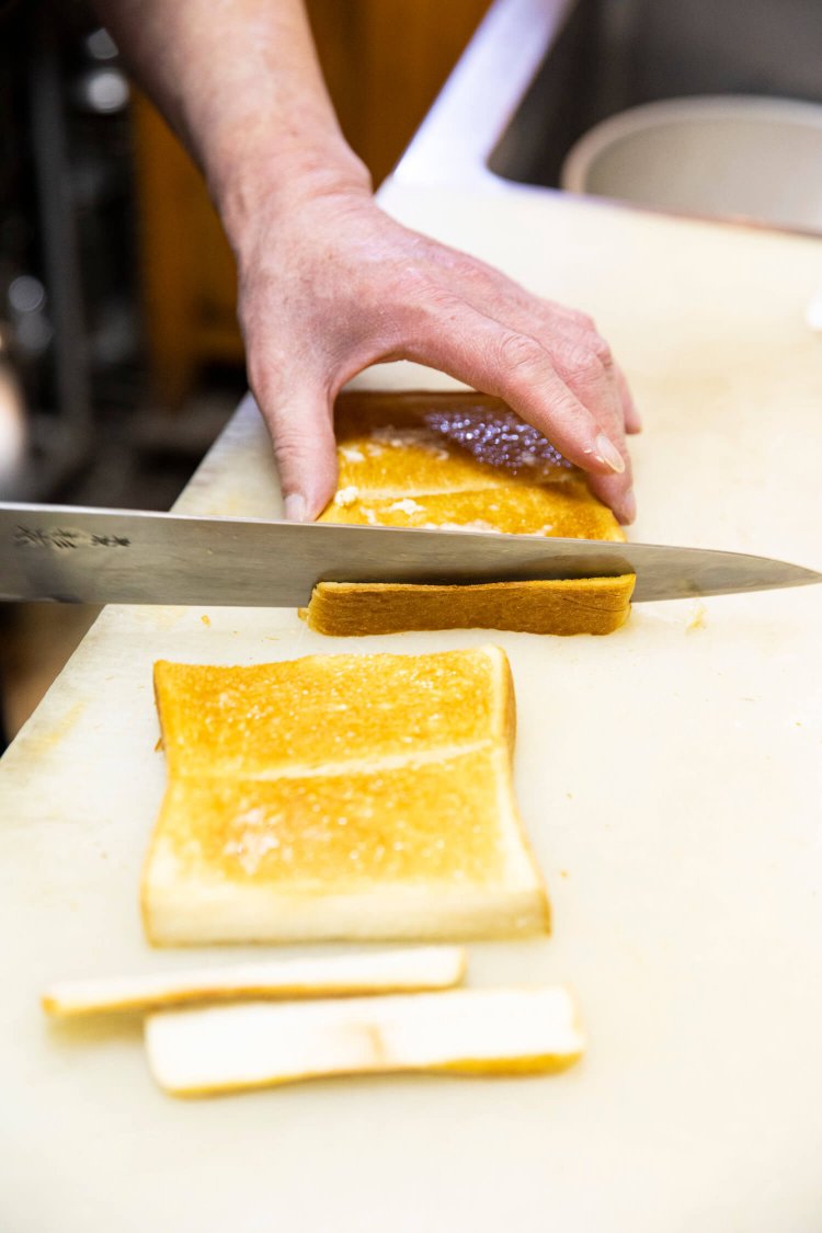 焼いてから左右を落とすと切り口がきれい。