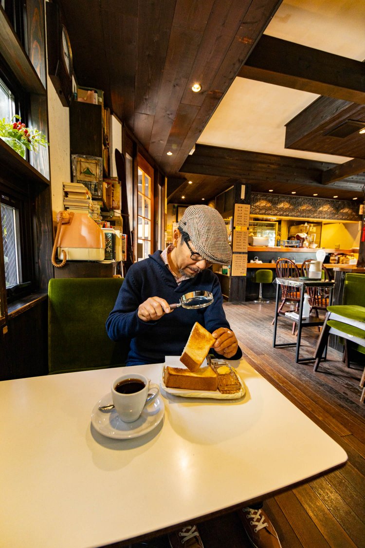 「これがさっき見たパンの切り口かぁ」。駅前の桃源郷で厚切りを食す幸福。