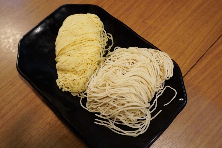 麺の硬さは、柔（やわ）めから「こなおとし（極硬め）」までの6段階から選べる。